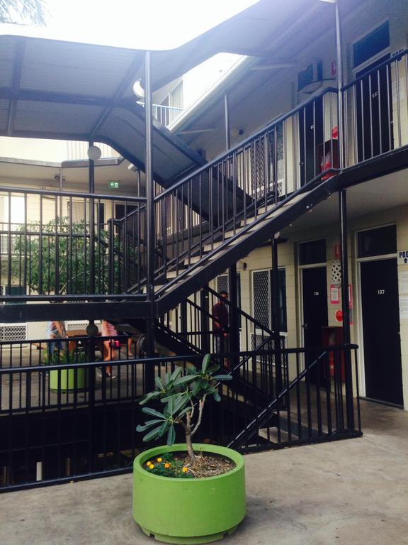 Adventurers Backpackers Hostel Townsville Exterior foto
