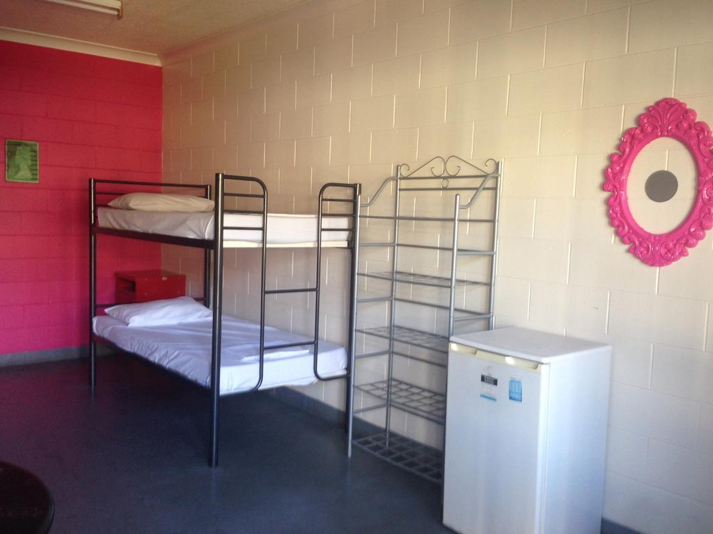 Adventurers Backpackers Hostel Townsville Exterior foto